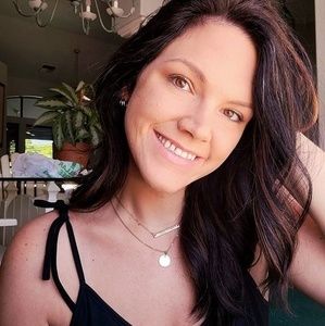 Meet your Posher, Leigh